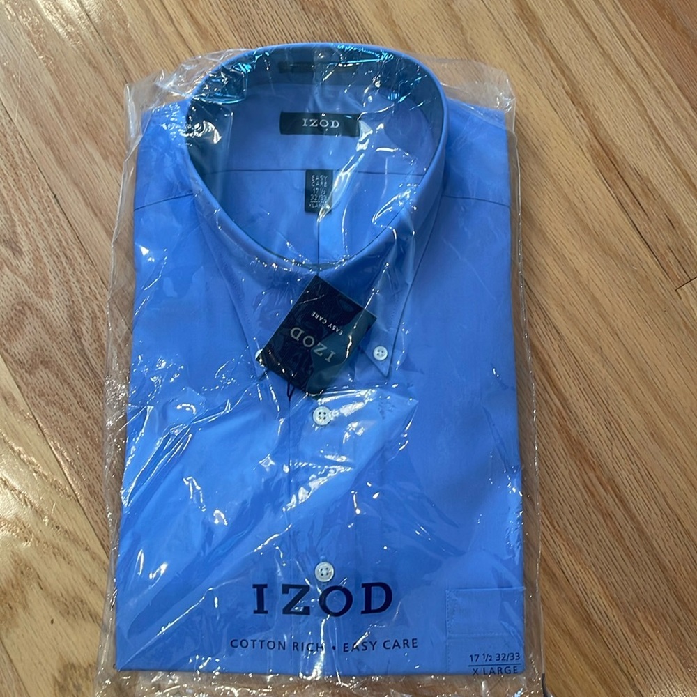 IZOD Men’s Dress Shirt.  Size 17 1/2 32/33.  Blue. NWT